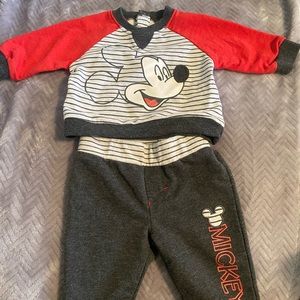 Comfortable Mickey Mouse set
